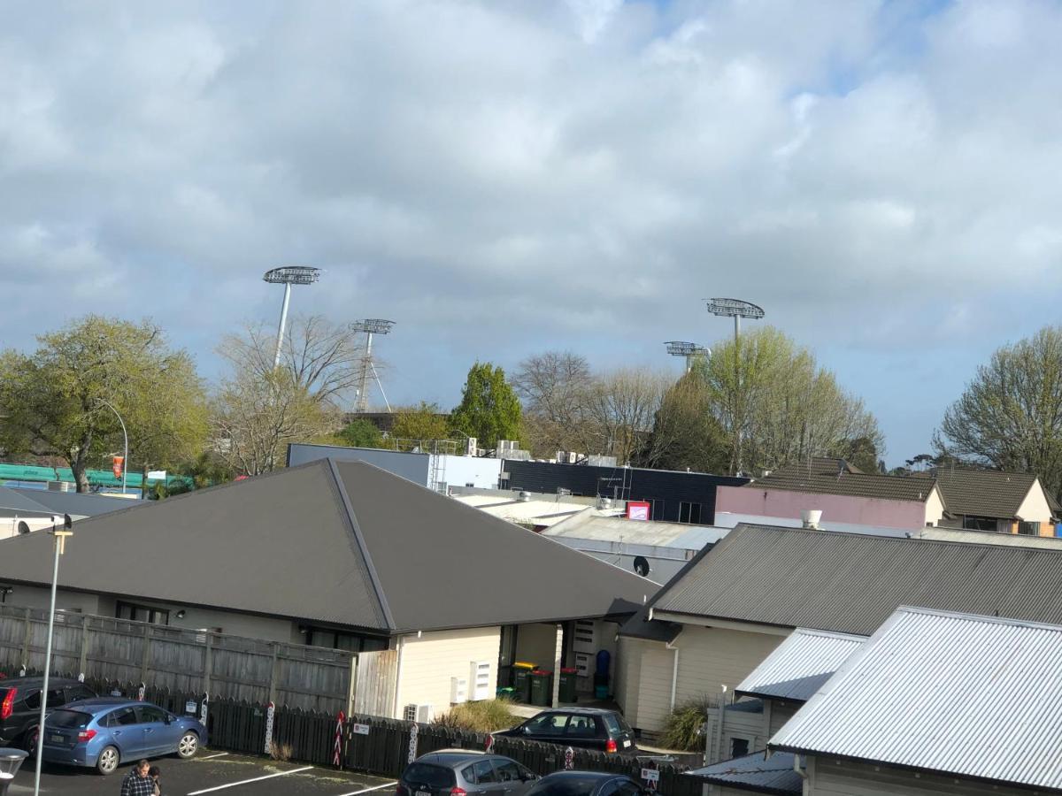 Central Stadium Apartments Hamilton Esterno foto